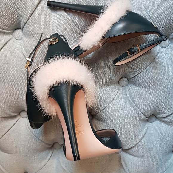 FENDI fur heels - Picture 11 of 17
